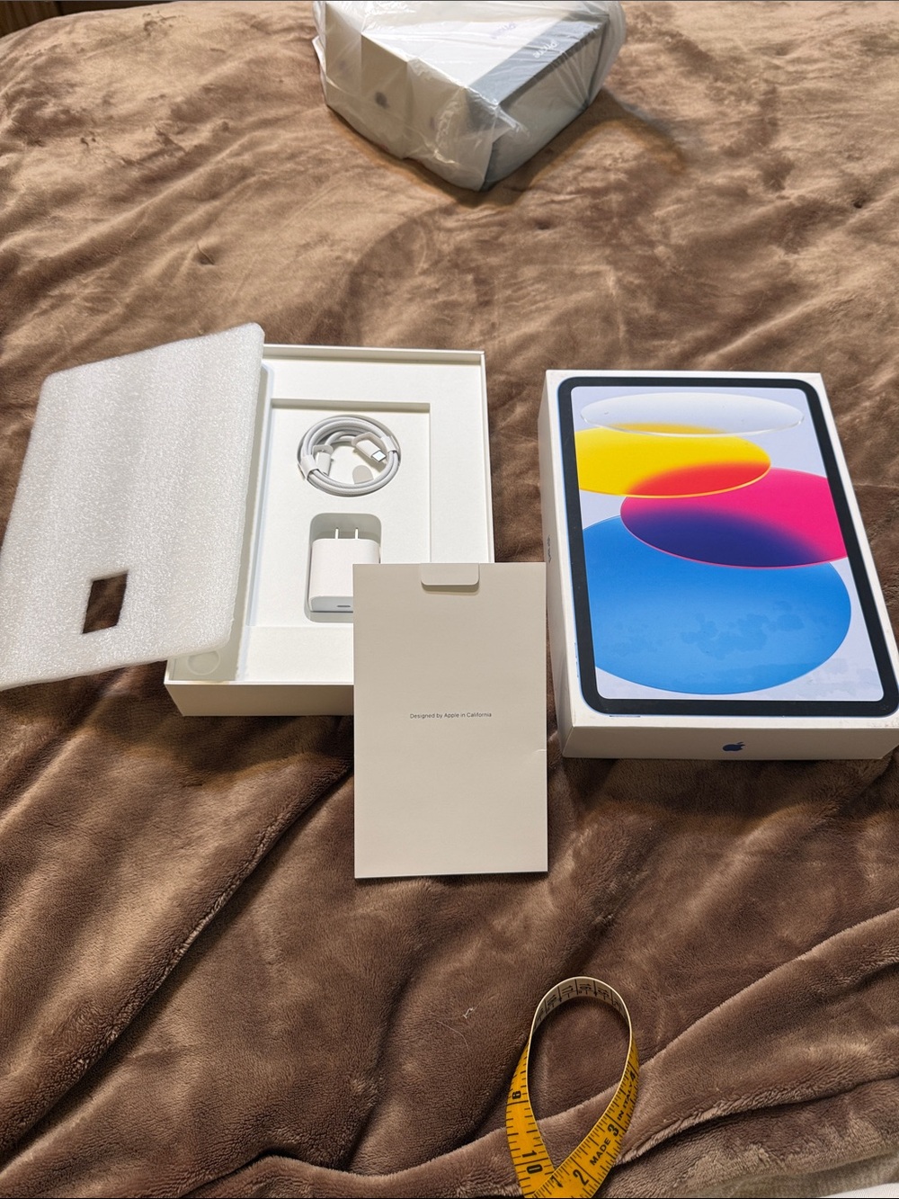 Apple iPad mini Model A3354 Replacement Box and Charger Cable & Adapter